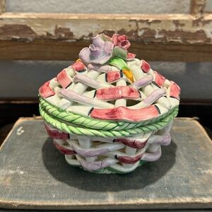 Vintage flower Ceramic bowl catch all with lid